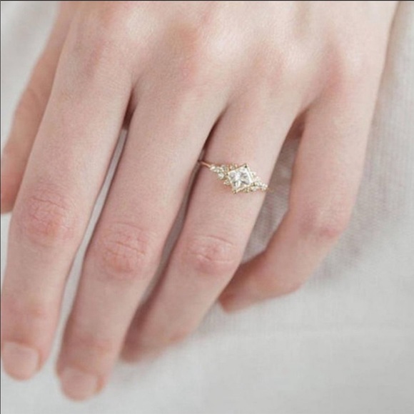 New Women’s Princess Yellow Gold Diamond Ring - Picture 3 of 4